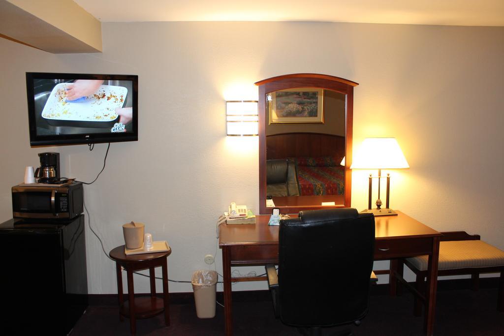 Travel Inn & Suites Flemington Exterior foto